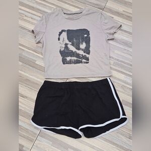 Graphic Tess & Shorts